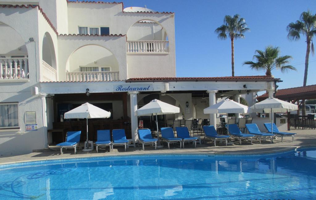 Tsialis Hotel Apartments Larnaca Exteriör bild