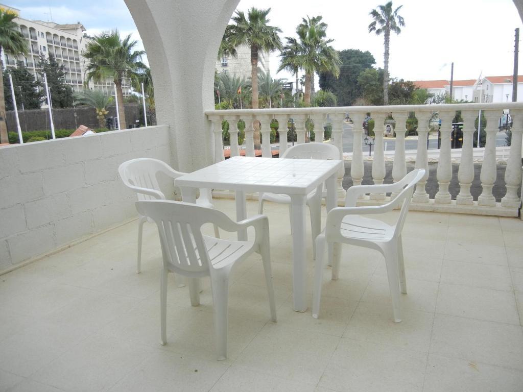 Tsialis Hotel Apartments Larnaca Rum bild